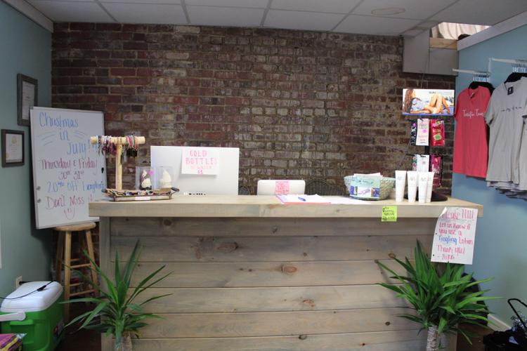 Terrific Tans Frontdesk